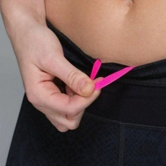 LULULEMON Mesh With Me Crop Legging Desert Snake Deep Coal - Picture 13 of 16